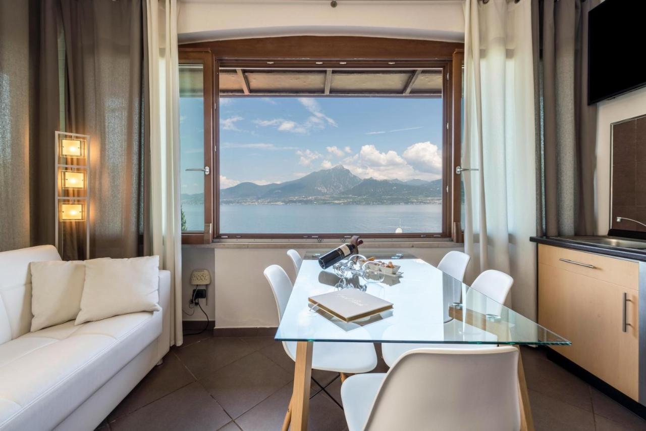 Residence La Mignon Oleandri Torri Del Benaco Exterior photo